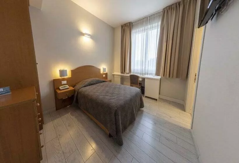 Отель Isola Sacra