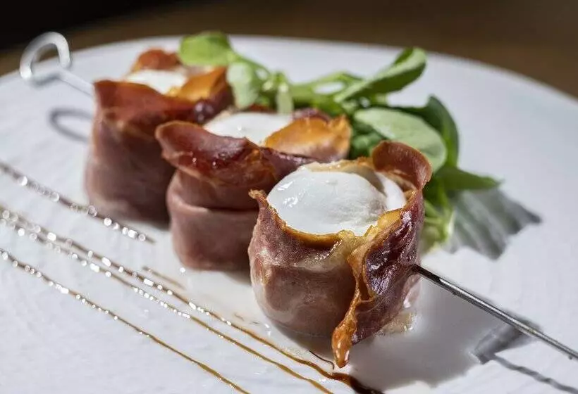 Отель Isola Sacra