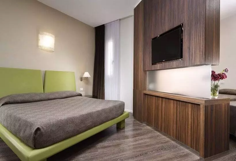 Отель Isola Sacra