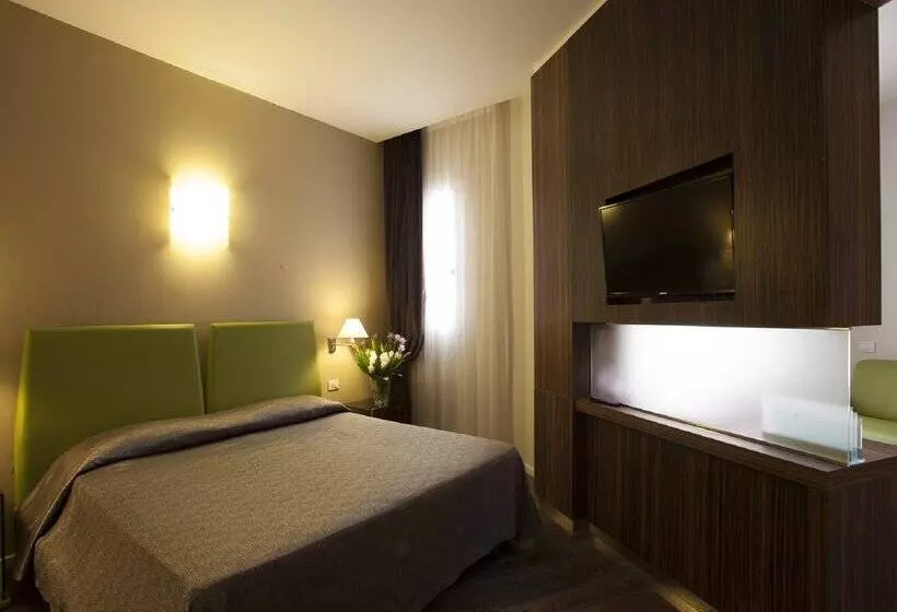 Отель Isola Sacra