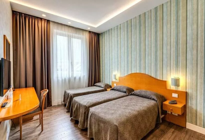 Отель Isola Sacra