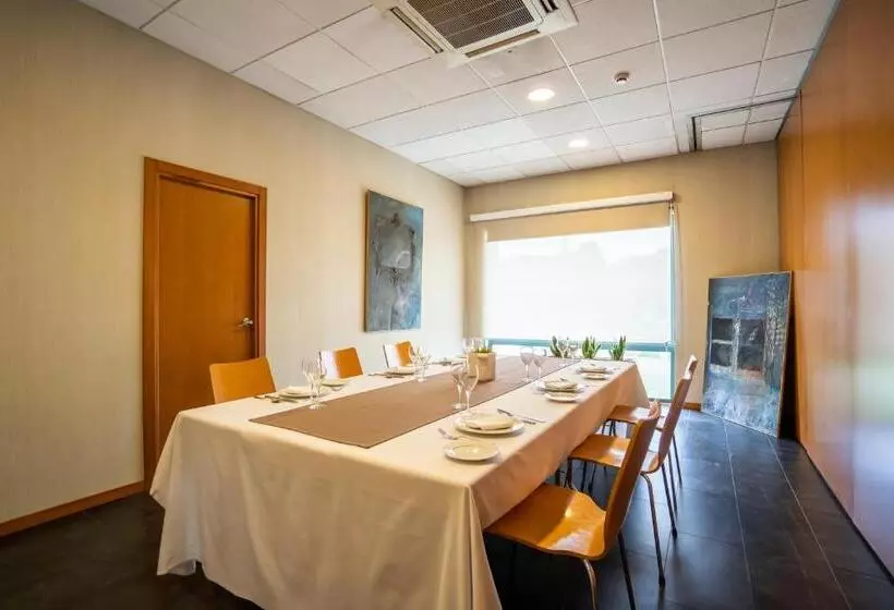 酒店 Posadas De Espana Pinto