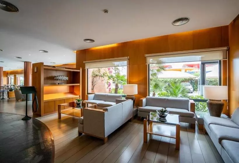 酒店 Posadas De Espana Pinto