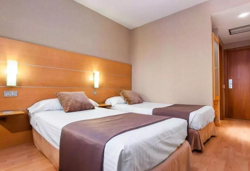 酒店 Posadas De Espana Pinto