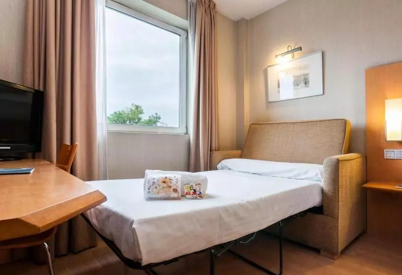 酒店 Posadas De Espana Pinto