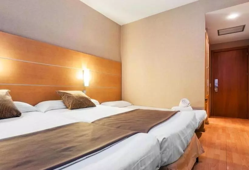 酒店 Posadas De Espana Pinto