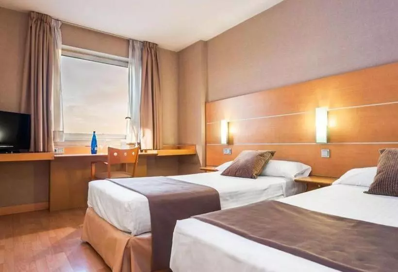 酒店 Posadas De Espana Pinto