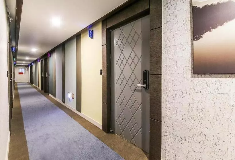 71 Street Motel