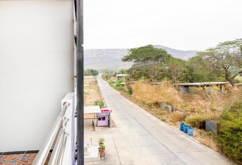 호텔 Oyo 689 Treeyapat Place