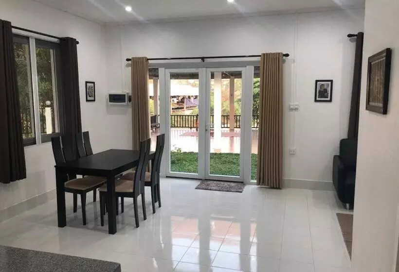 Majatalo River View Villas
