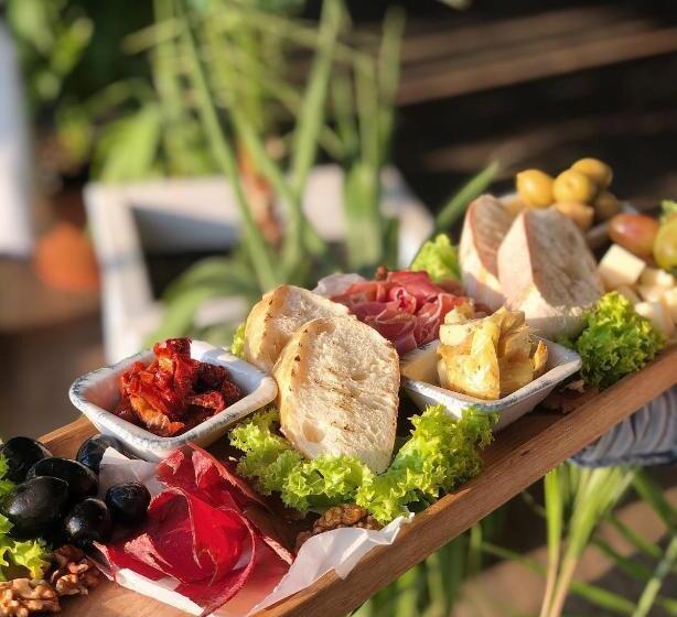 هتل старый бастион