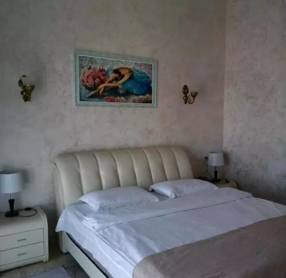 هتل старый бастион