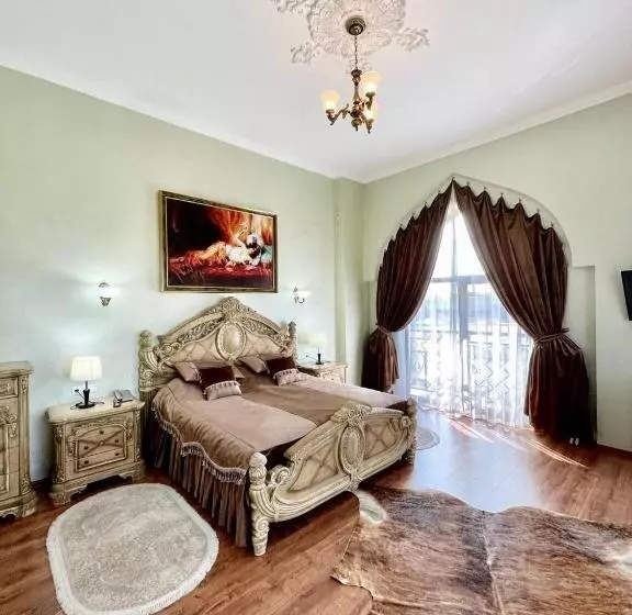 هتل старый бастион