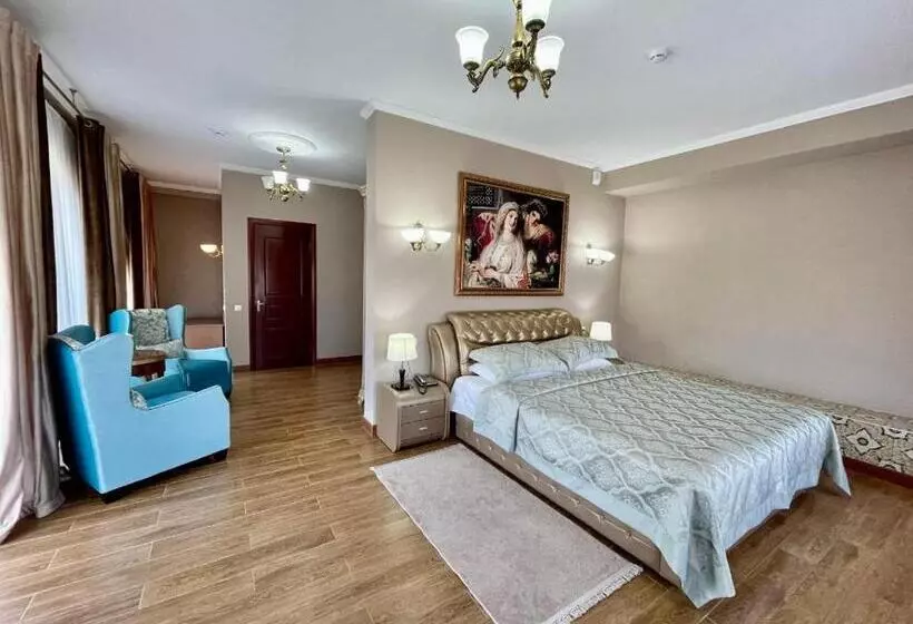 هتل старый бастион