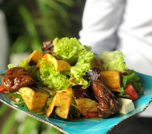 هتل старый бастион