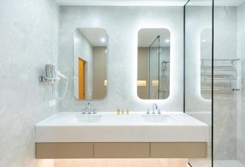 Amsterdam Hotel Aktobe