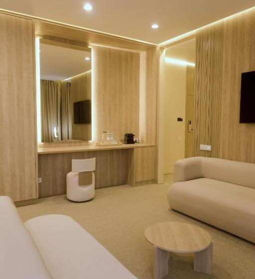 Amsterdam Hotel Aktobe