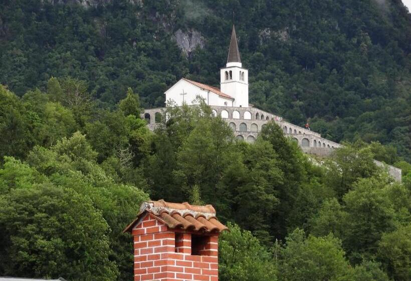 تختخواب و صبحانه Fedrig Rooms With Bathroom & Hostel Rooms