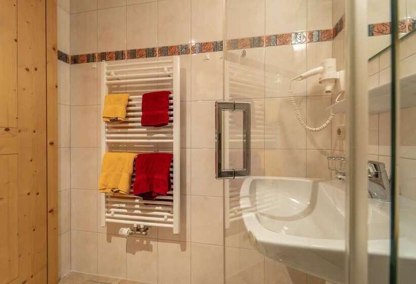 پانسیون Forsthaus Schoppernau