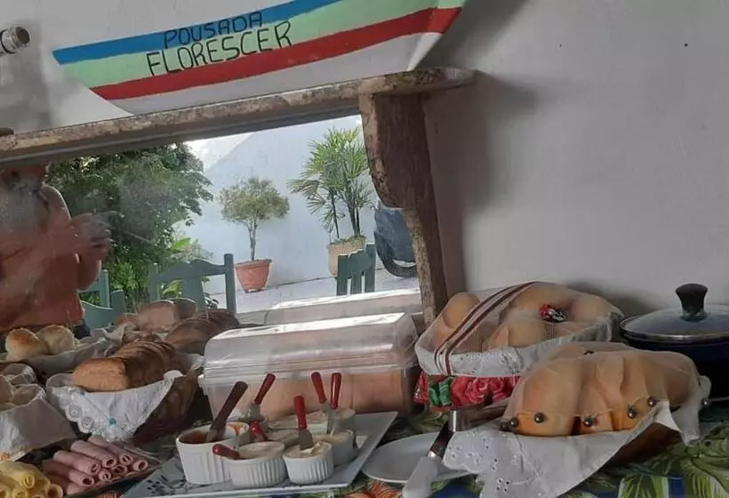 ペンション Pousada Florescer