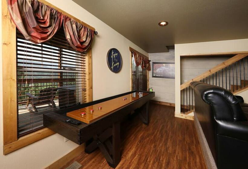 Above It All   Four Bedroom Cabin