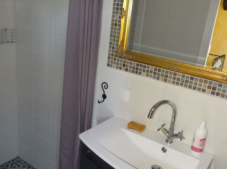 Пансион Le Domaine De Malabry   Chalets