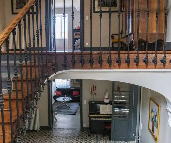 ペンション Château De La Bousquetarie