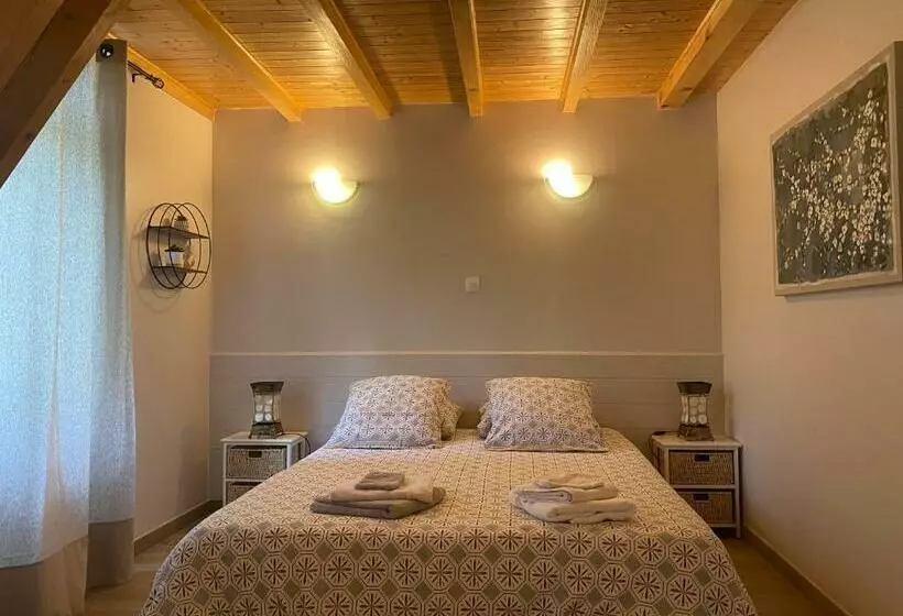 Aamiaismajoitus (B&B) Le Cocon De Curson Chambre D Hôtes