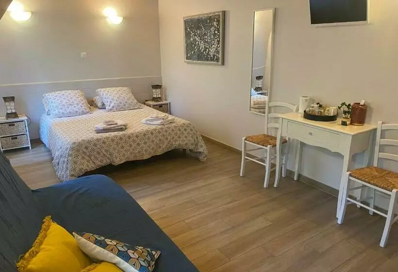 Aamiaismajoitus (B&B) Le Cocon De Curson Chambre D Hôtes