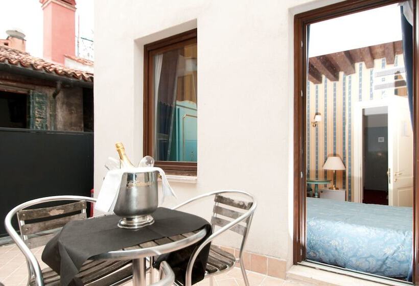 Hotel Al Graspo De Ua