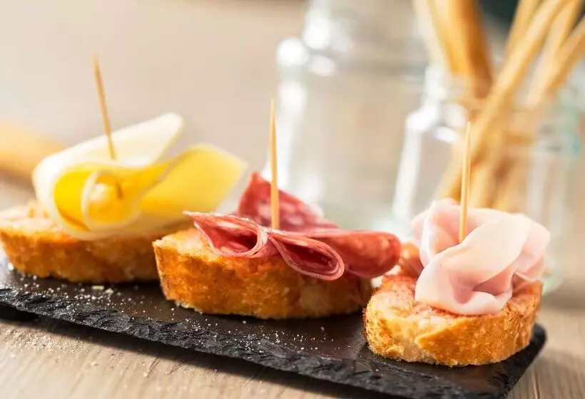 ホテル Campanile Annecy   Cran Gevrier