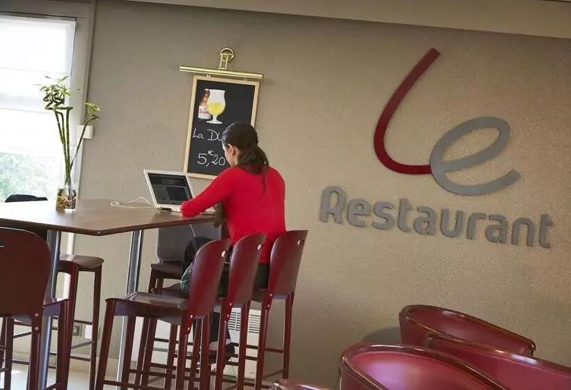 호텔 Campanile Lille Lomme