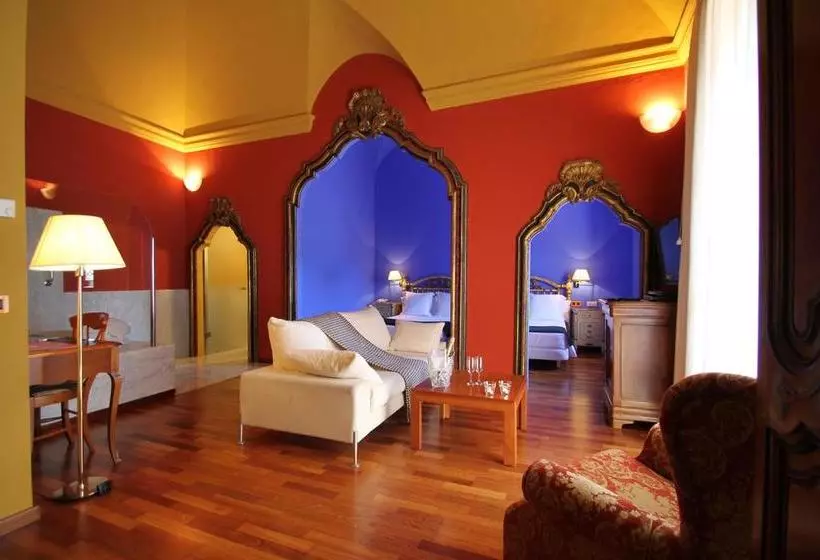 Отель De la Moneda