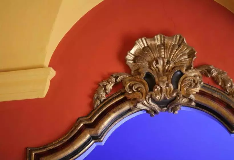 Отель De la Moneda