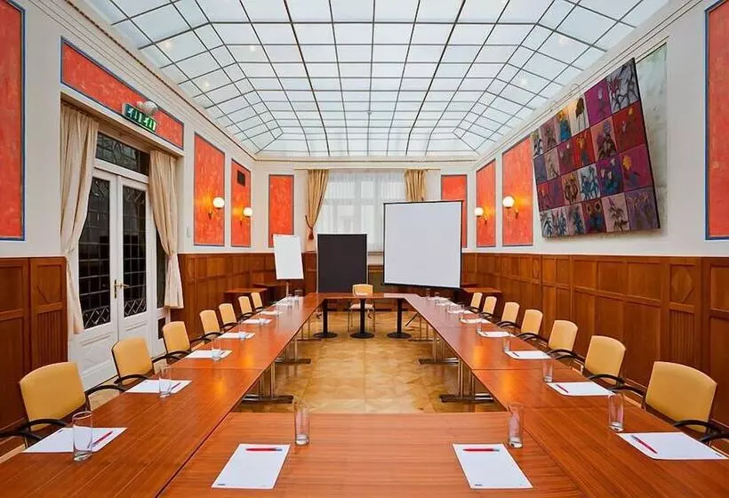 Отель Herzoghof