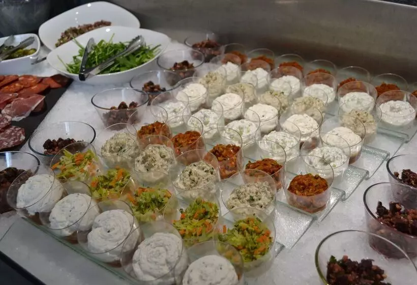 בית מלון כפרי Restaurant Kyriad Brive Centre