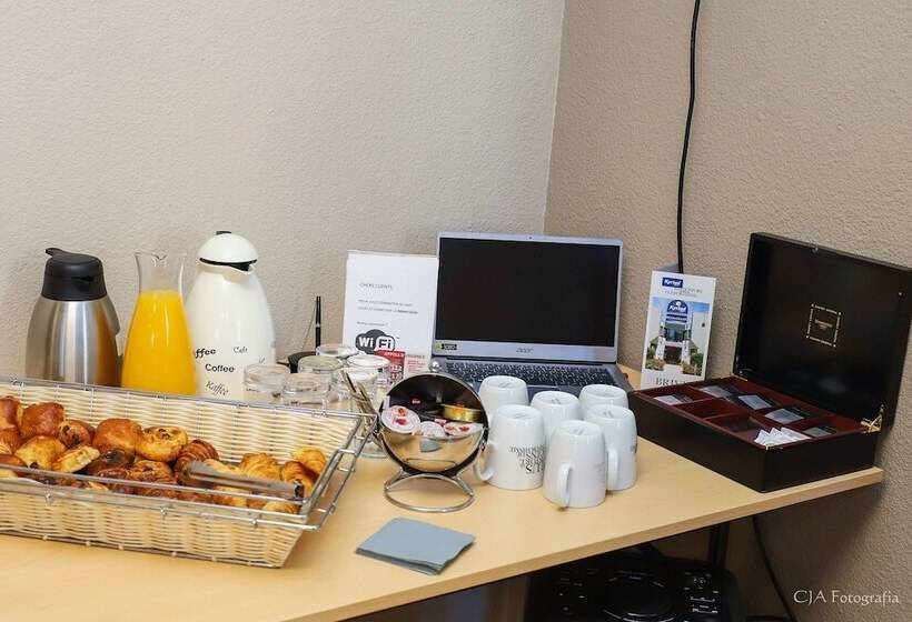 فندق Restaurant Kyriad Brive Centre