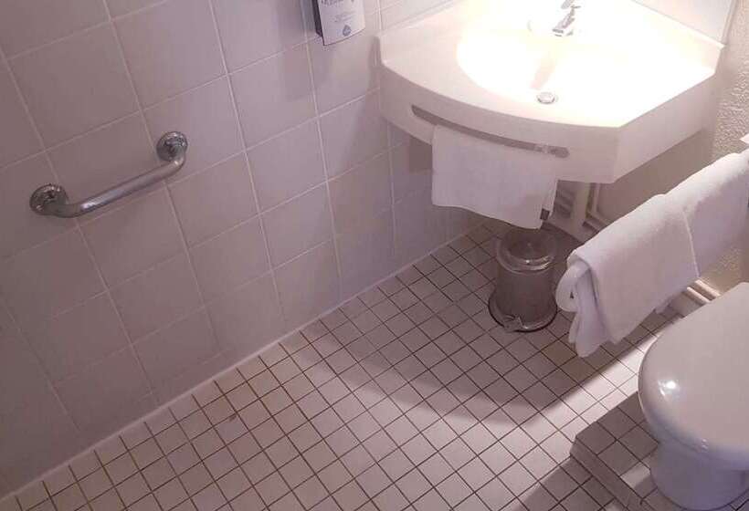 酒店 Kyriad Chantilly