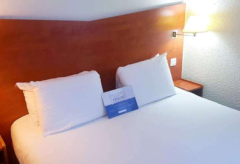 酒店 Kyriad Chantilly