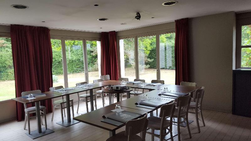 酒店 Kyriad Chantilly