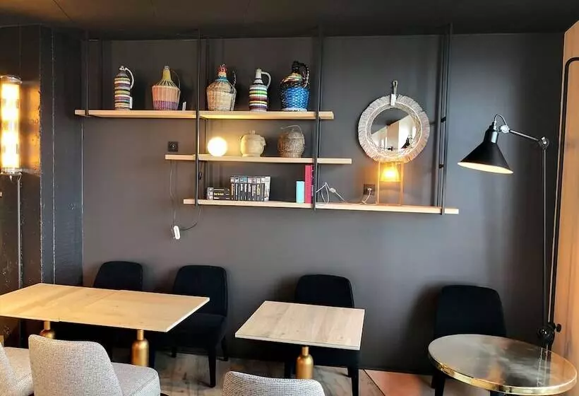 Отель Mercure St Malo Front De Mer