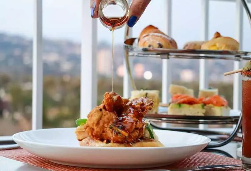 בית מלון כפרי The Beverly Hilton