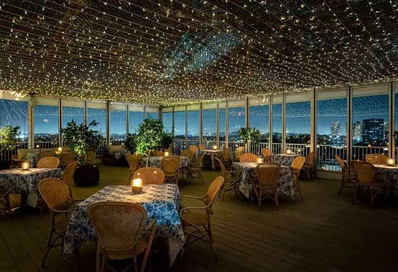 בית מלון כפרי The Beverly Hilton