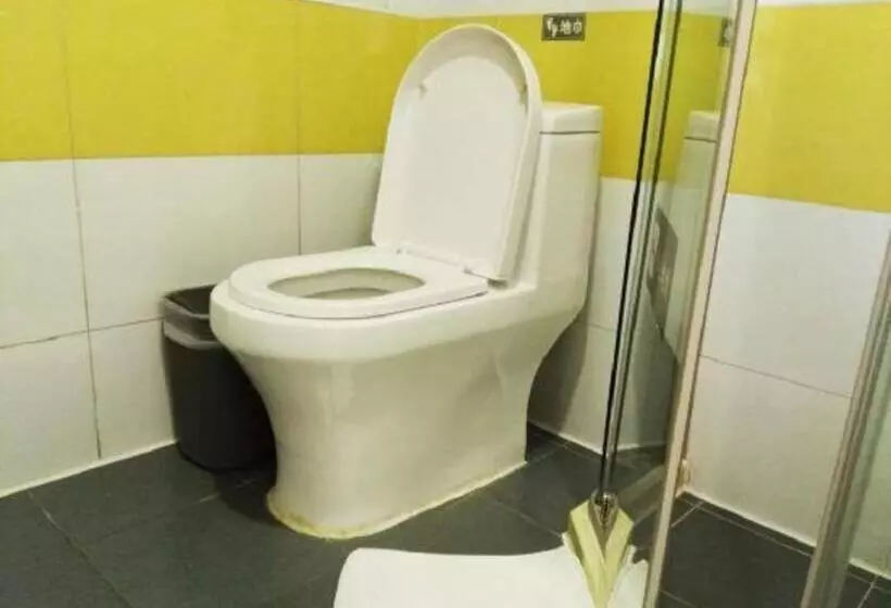 ホテル 7 Days Premium Changchun Renmin Northeast Normal University Pingquan Road