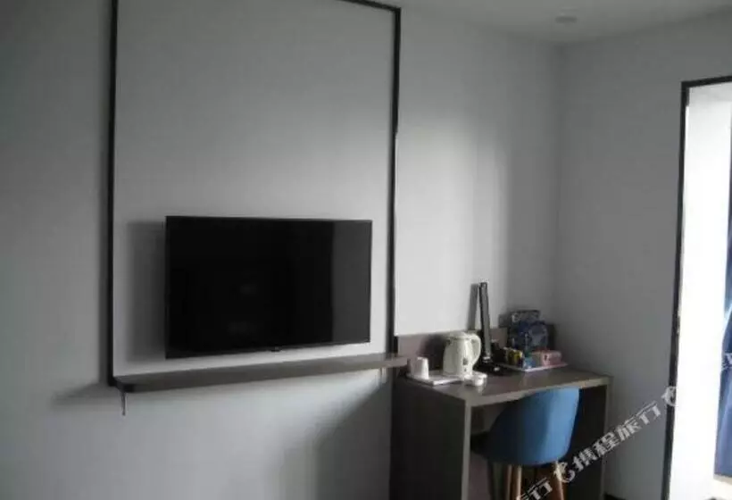 ホテル 7 Days Premium Changchun Renmin Northeast Normal University Pingquan Road