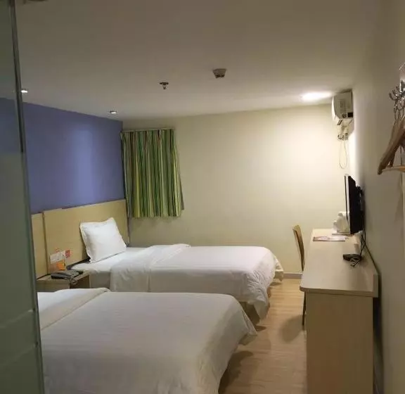Hotelli 7days Inn Shenzhen Diwang Building Honggui Road Branch