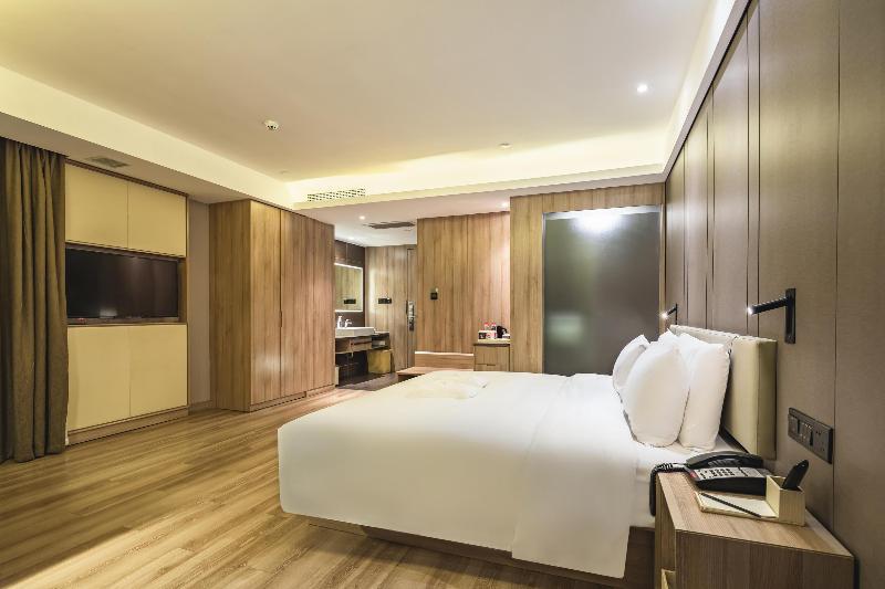 Atour Hotel Qingdao Olympic Sailing Center May Fourth Square