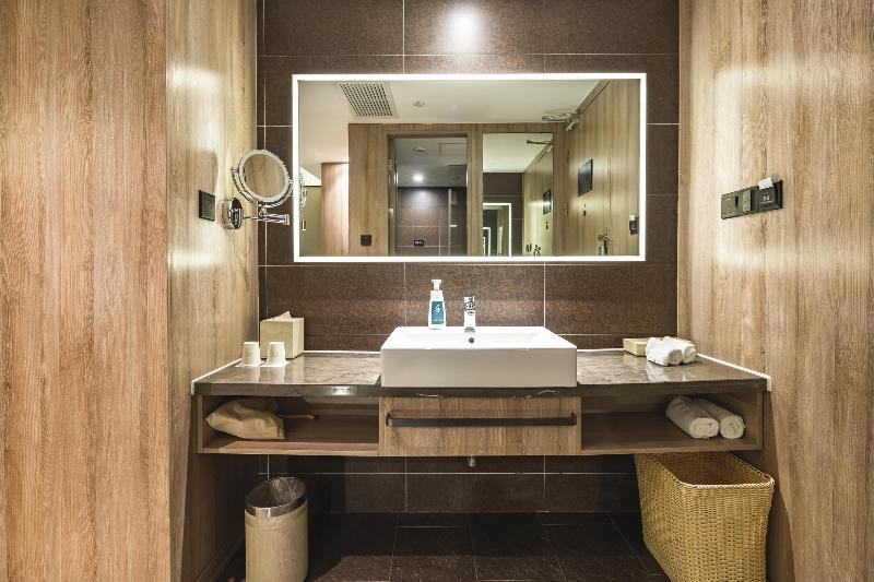 Atour Hotel Qingdao Olympic Sailing Center May Fourth Square