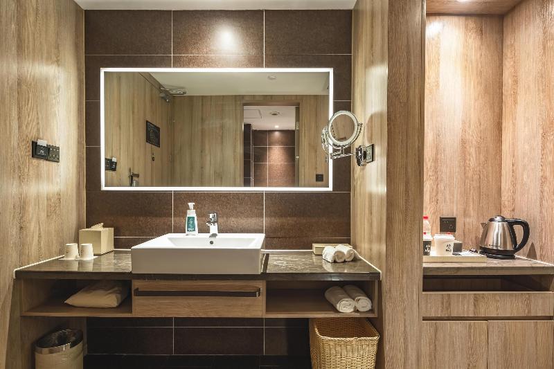 Atour Hotel Qingdao Olympic Sailing Center May Fourth Square