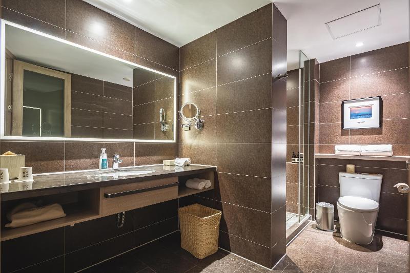 Atour Hotel Qingdao Olympic Sailing Center May Fourth Square